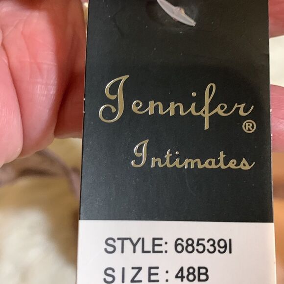 Jennifer size 48B nude and tan bra NWT.  No underwire and light padding - Picture 5 of 8